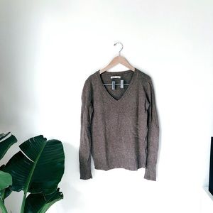 Beige/brown Old Navy sweater! Perfect for layering